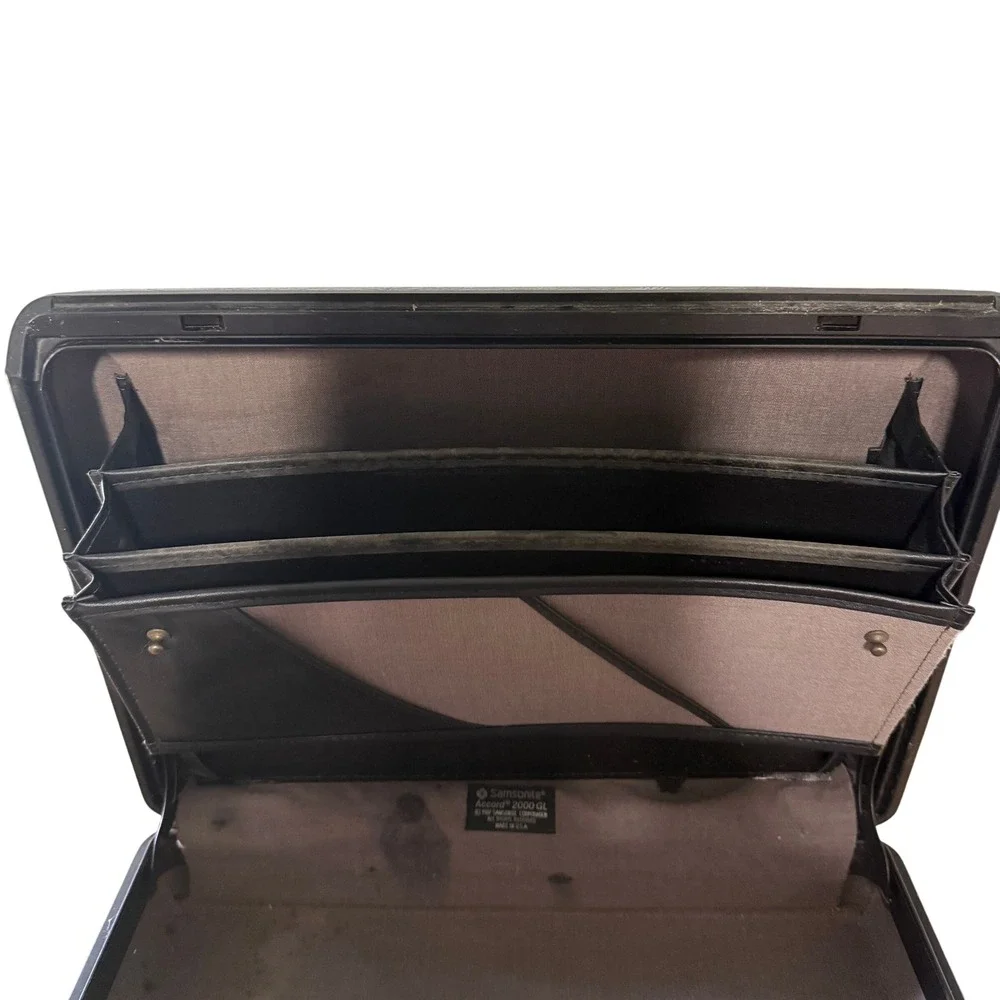 Samsonite vintage hard